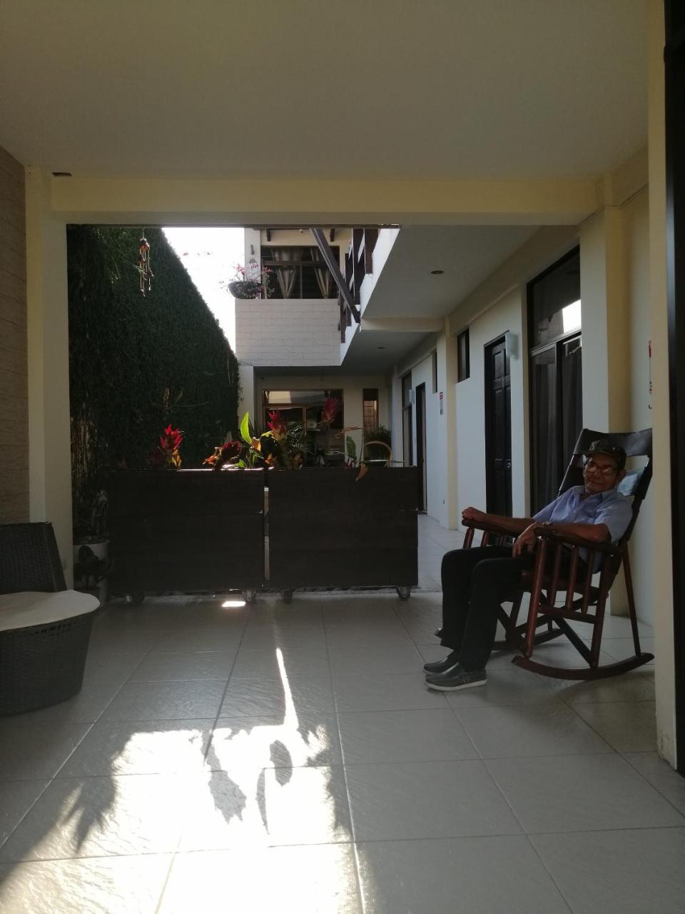 Cabinas Gosen Puntarenas Esterno foto