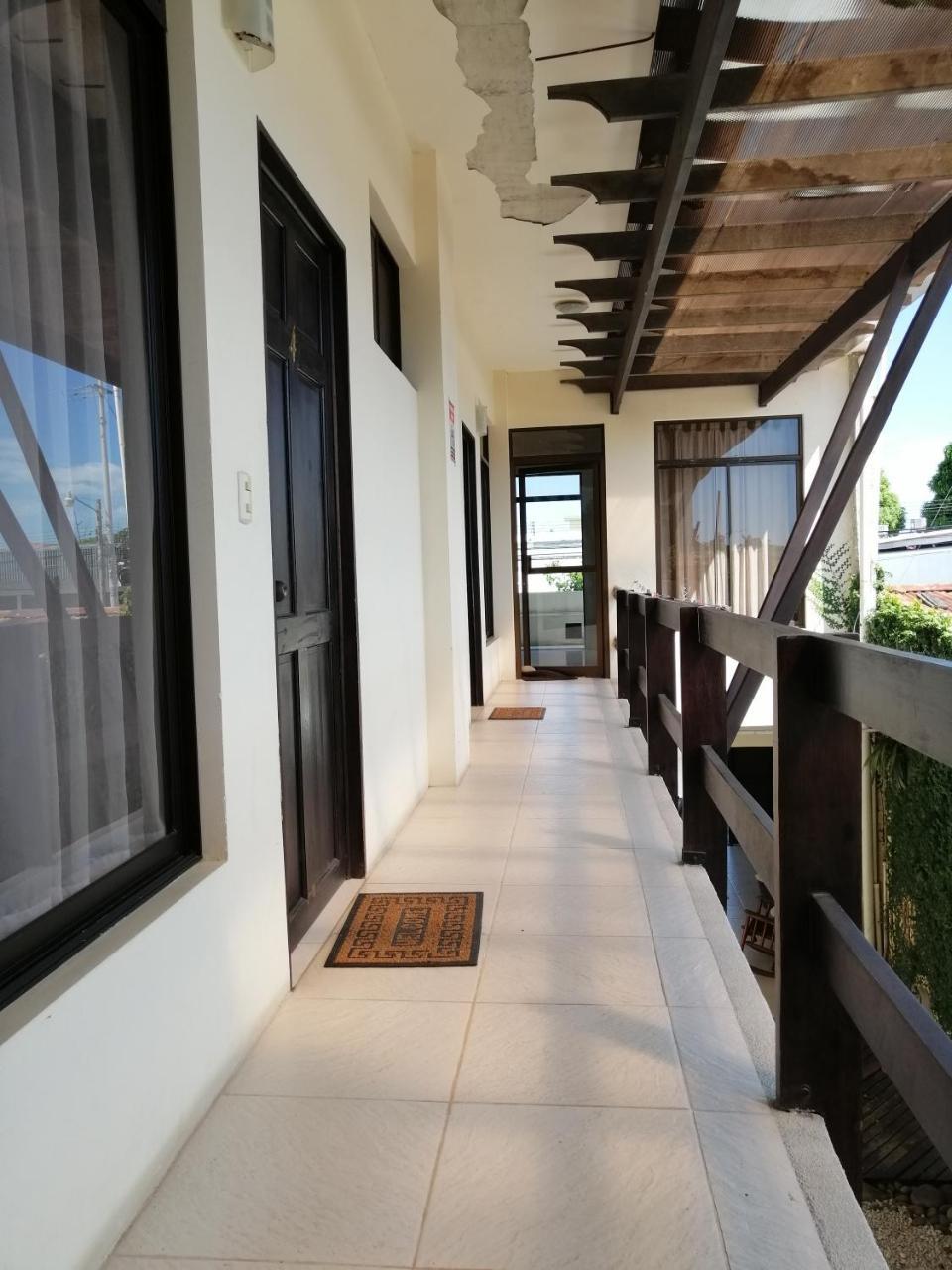 Cabinas Gosen Puntarenas Esterno foto