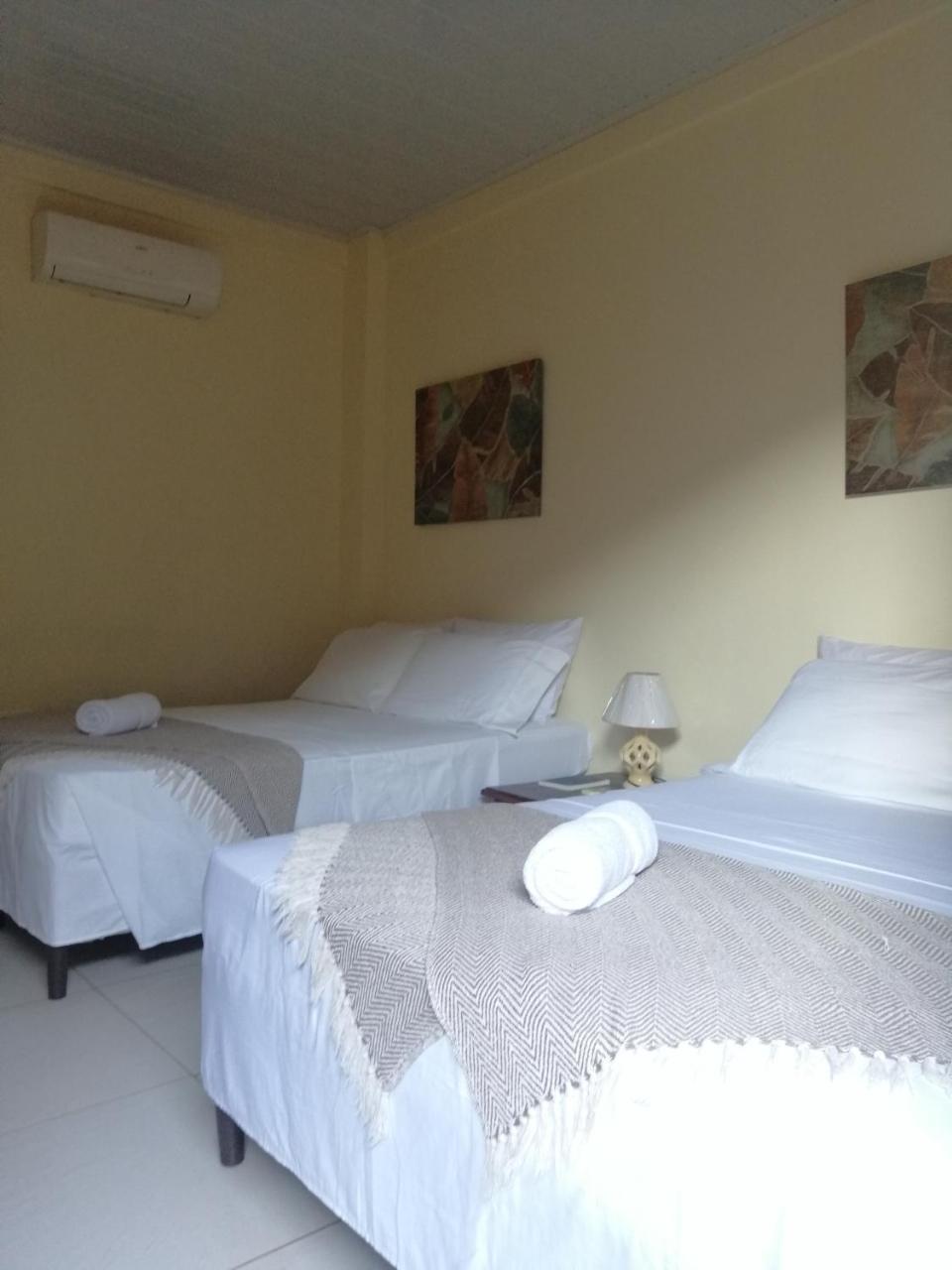 Cabinas Gosen Puntarenas Esterno foto